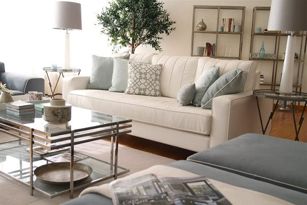 Mách bạn tường màu trắng chọn sofa màu gì hợp với không gian nhà